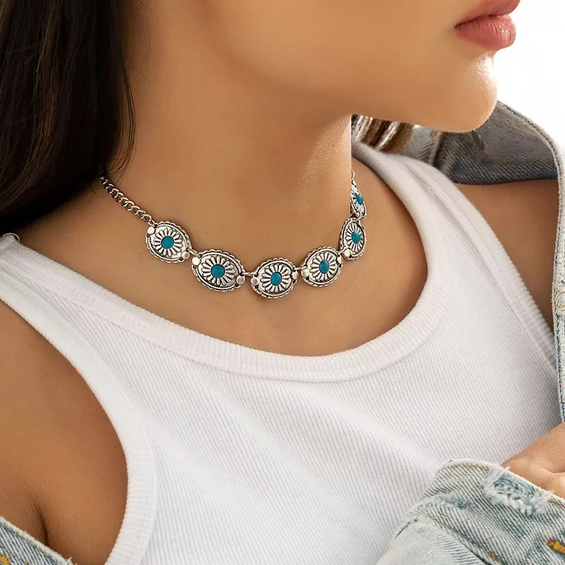 Vintage-Style Turquoise Accent Choker Necklace