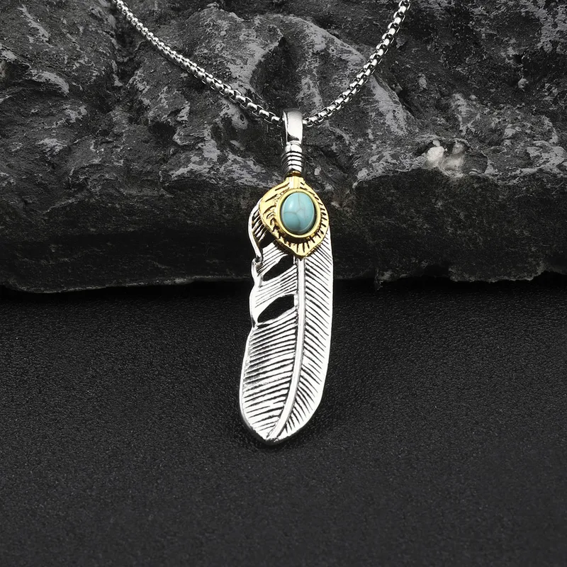 Stylish Feather Pendant Necklace